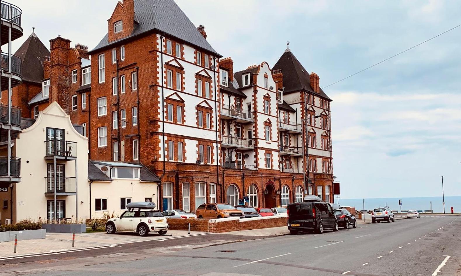 휫비 Retro Retreat, Sea View, Free Parking & Ev Plug-In 빌라 외부 사진